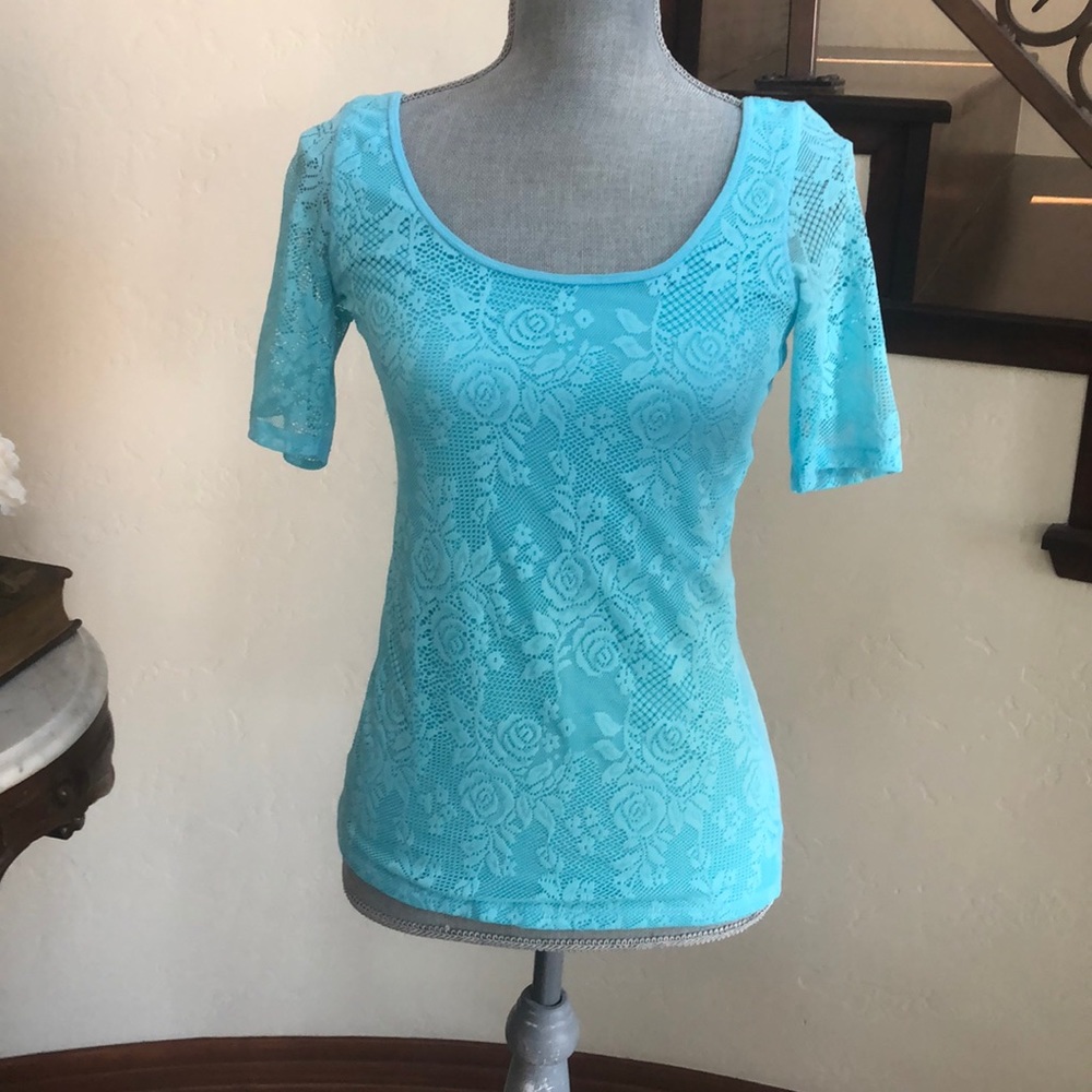 ‼️SOLD‼️ Aero Lace Aqua Top
